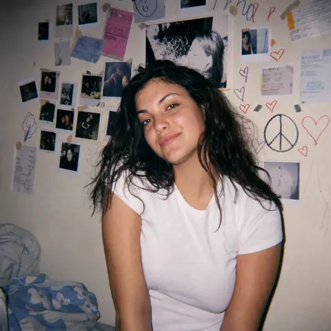 Nineties Bedroom Flash Snapshot AI image style preview for image-to-image generation